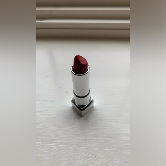 ⭐️ Maybelline Siren in Scarlett 690 - Picture 3 of 3